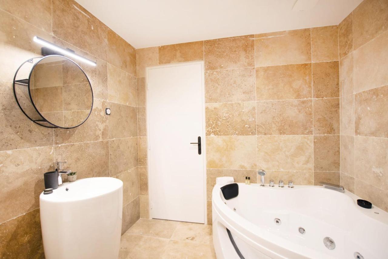 Guestready - Studio With Jacuzzi In The 10 Th Paris Exterior photo