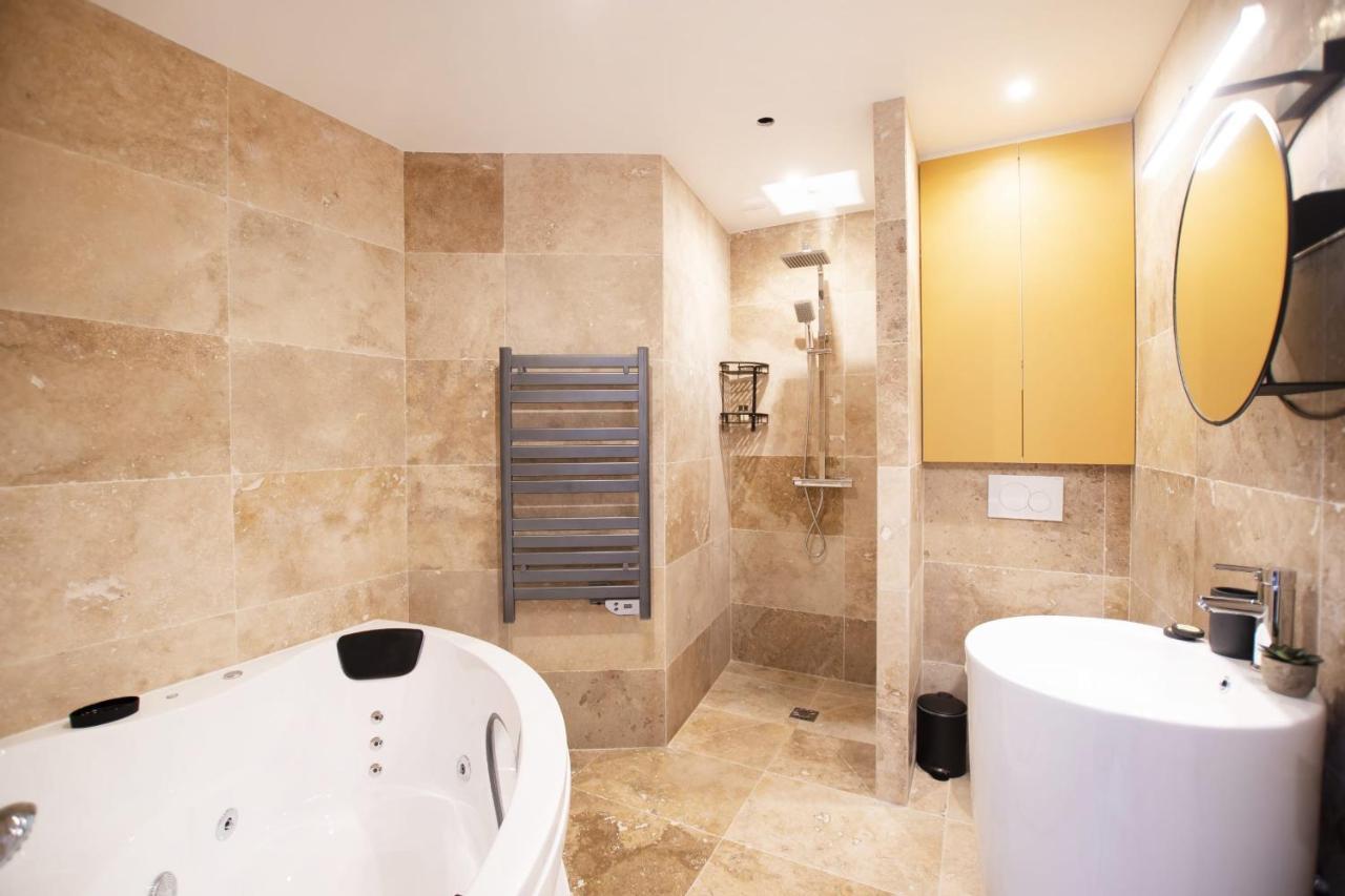 Guestready - Studio With Jacuzzi In The 10 Th Paris Exterior photo