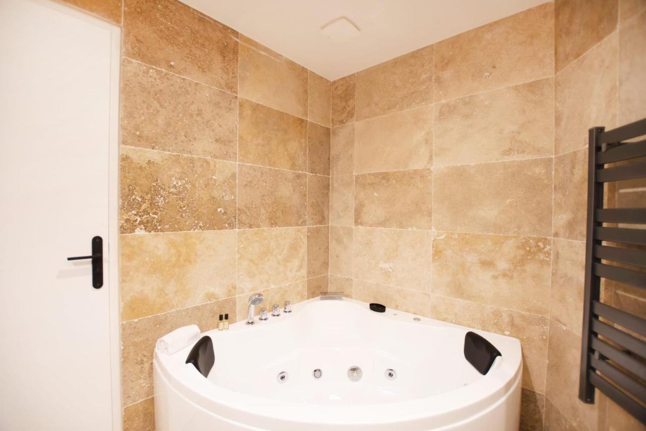Guestready - Studio With Jacuzzi In The 10 Th Paris Exterior photo